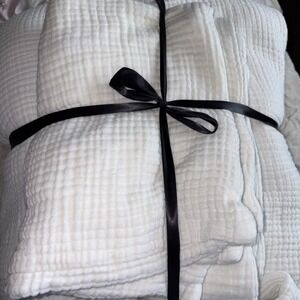 West Elm Duvet Cover + matching shams bright queen WHITE reversible soft cotton